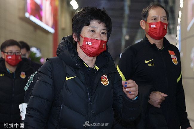 隔壁的女人