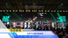 偷偷跟隔壁的男人